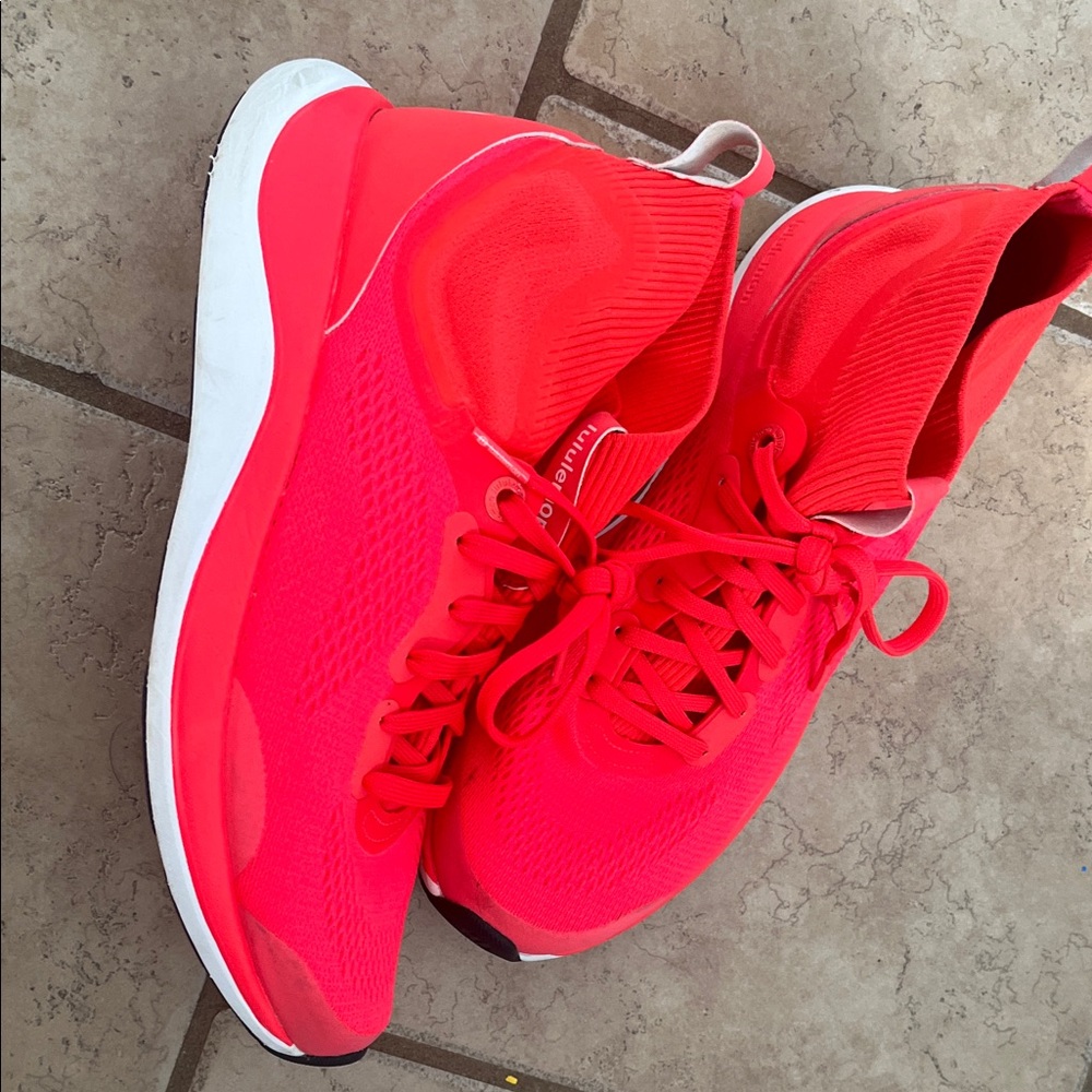 Lululemon Athletics Charge Bright tennis shoes